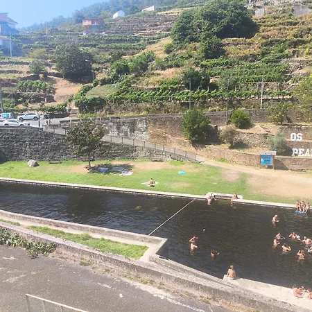 Xiravai-ribeira Sacra Feriehus Peares